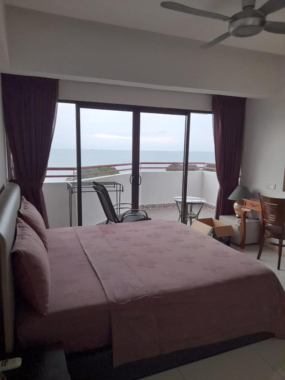 Susie'S Resort Seaview Suites At Sri Sayang Batu Ferringhi Exterior foto